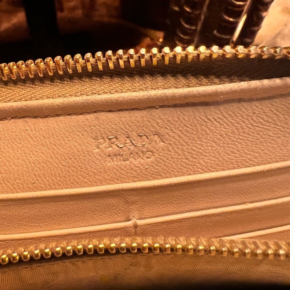 PRADA Authentic, Clutch, Bifold Wallet, Crossbody. - Picture 11 of 16